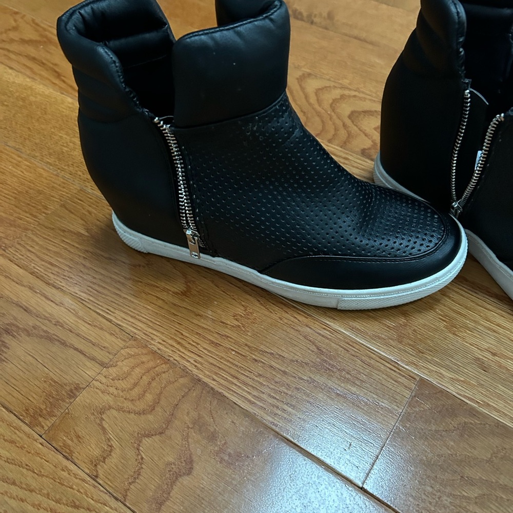 Steve Madden Black High-Top Sneakers with Zipper